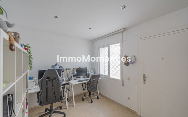 Resale - Apartment - Marbella - Río Real