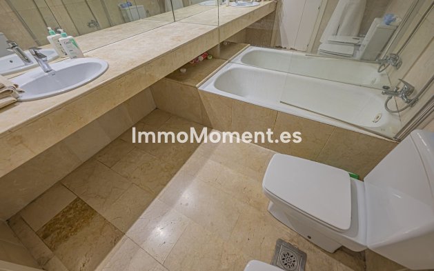 Resale - Apartment - Marbella - Río Real
