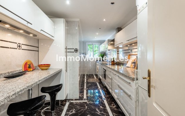 Resale - Townhouse - Marbella - Nueva Andalucía