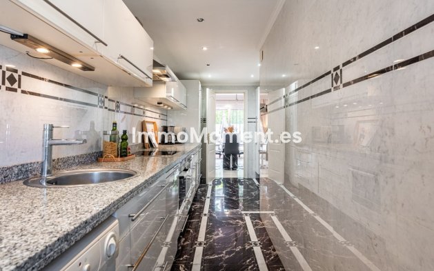 Resale - Townhouse - Marbella - Nueva Andalucía