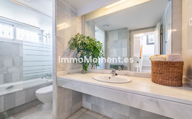 Resale - Townhouse - Marbella - Nueva Andalucía