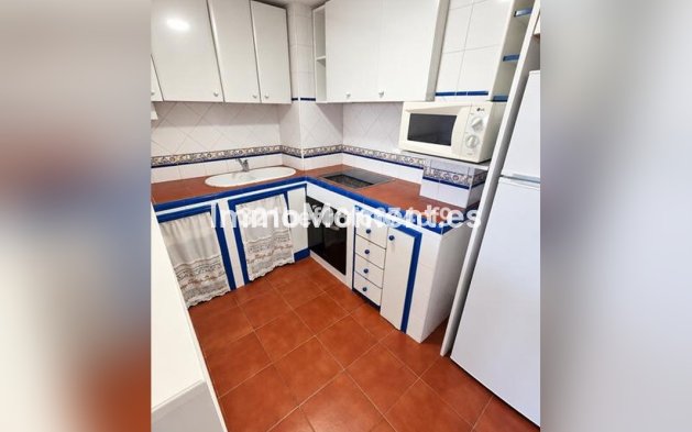 Resale - Apartment - Estepona - Estepona Centro