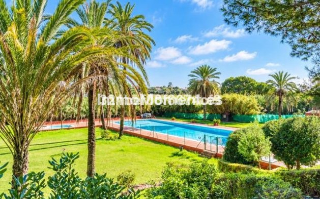 Resale - Apartment - Estepona - Estepona Centro