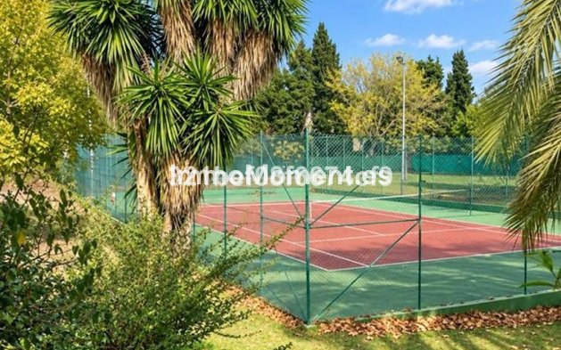 Resale - Apartment - Estepona - Estepona Centro