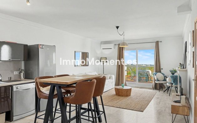 Resale - Apartment - Estepona - Estepona Centro
