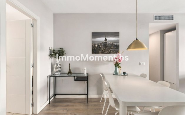 Resale - Apartment - Marbella - Nueva Andalucía