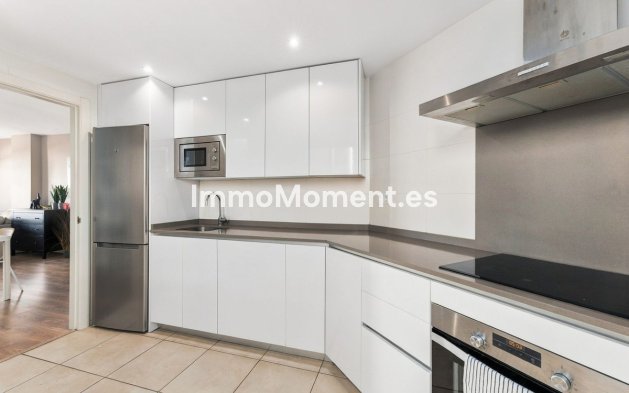 Resale - Apartment - Marbella - Nueva Andalucía