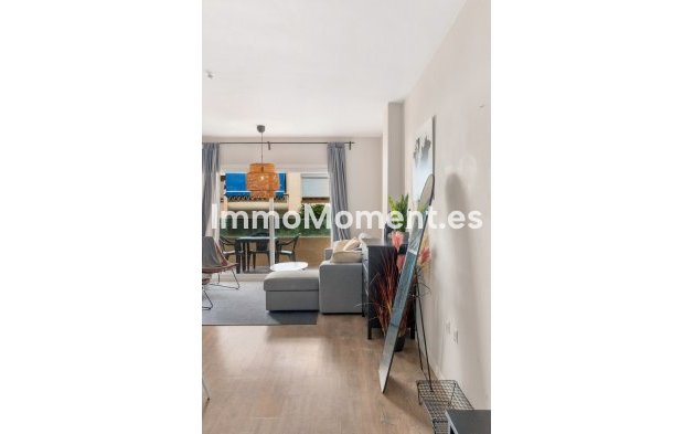 Resale - Apartment - Marbella - Nueva Andalucía