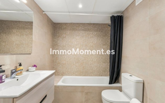 Resale - Apartment - Marbella - Nueva Andalucía