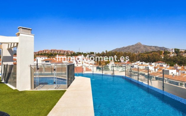 Resale - Apartment - Marbella - Nueva Andalucía