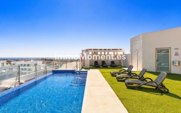 Resale - Apartment - Marbella - Nueva Andalucía