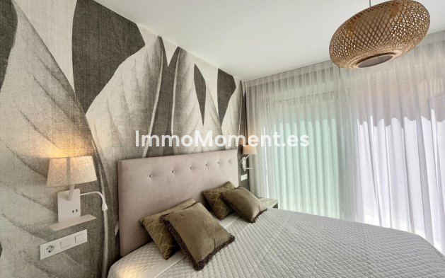 Resale - Apartment - Torrevieja - Torrevieja Centro