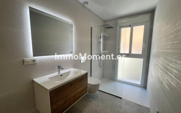 Resale - Apartment - Torrevieja - Torrevieja Centro