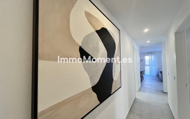 Resale - Apartment - Torrevieja - Torrevieja Centro