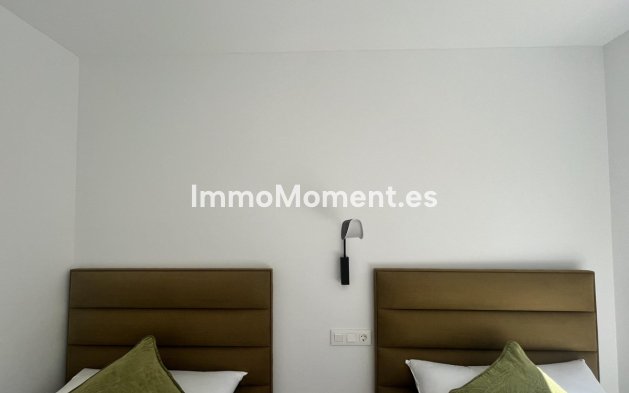 Resale - Apartment - Torrevieja - Torrevieja Centro