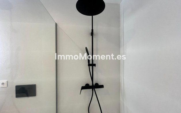 Resale - Apartment - Torrevieja - Torrevieja Centro