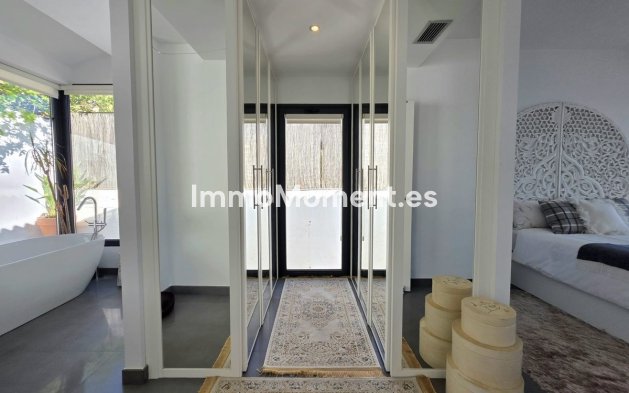Wiederverkauf - Freistehende Villa - Estepona  - Estepona Centro
