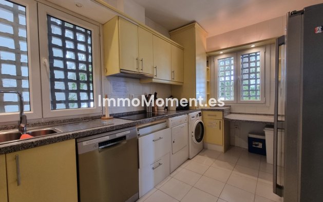 Resale - Apartment - Marbella - La Mairena