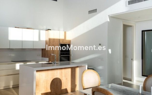 Wiederverkauf - Freistehende Villa - Estepona  - Atalaya