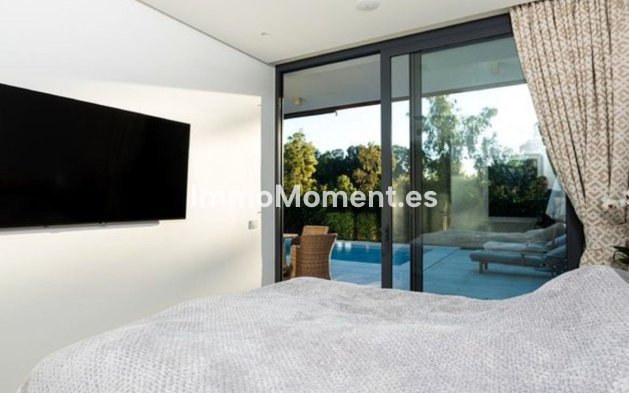 Wiederverkauf - Freistehende Villa - Estepona  - Atalaya