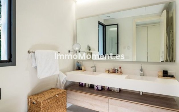 Wiederverkauf - Freistehende Villa - Estepona  - Atalaya