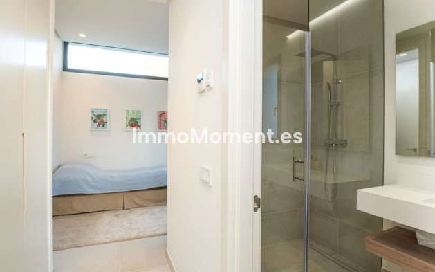 Wiederverkauf - Freistehende Villa - Estepona  - Atalaya