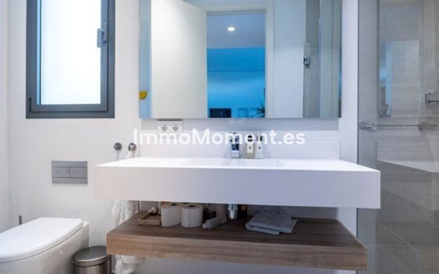 Wiederverkauf - Freistehende Villa - Estepona  - Atalaya