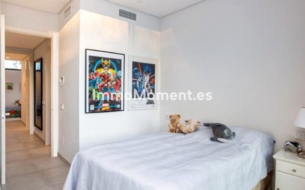 Wiederverkauf - Freistehende Villa - Estepona  - Atalaya