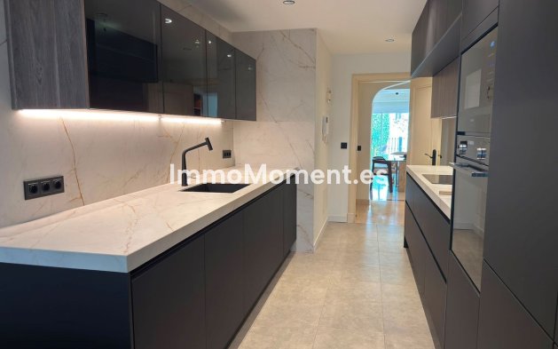 Resale - Apartment - Marbella - Sierra Blanca
