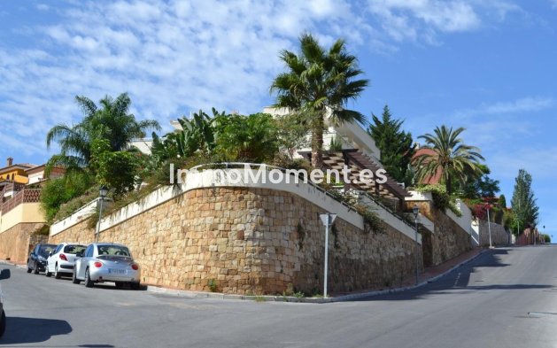 Wiederverkauf - Freistehende Villa -   Inländisch - Alhaurín de la Torre