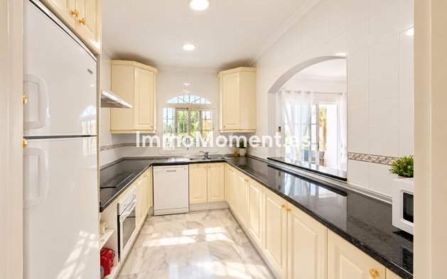 Wiederverkauf - Wohnung - Estepona  - Estepona Centro