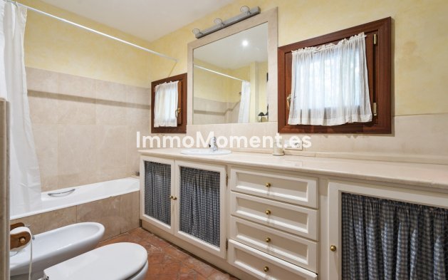 Wiederverkauf - Freistehende Villa - Sotogrande - Sotogrande Costa
