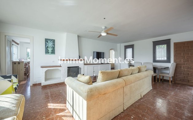 Wiederverkauf - Freistehende Villa - Estepona  - Estepona Centro