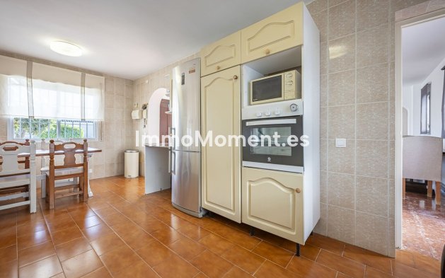 Wiederverkauf - Freistehende Villa - Estepona  - Estepona Centro