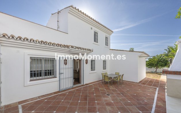 Wiederverkauf - Freistehende Villa - Estepona  - Estepona Centro