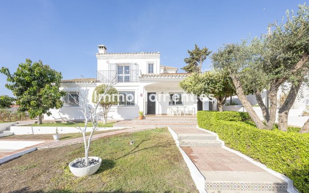 Wiederverkauf - Freistehende Villa - Estepona  - Estepona Centro