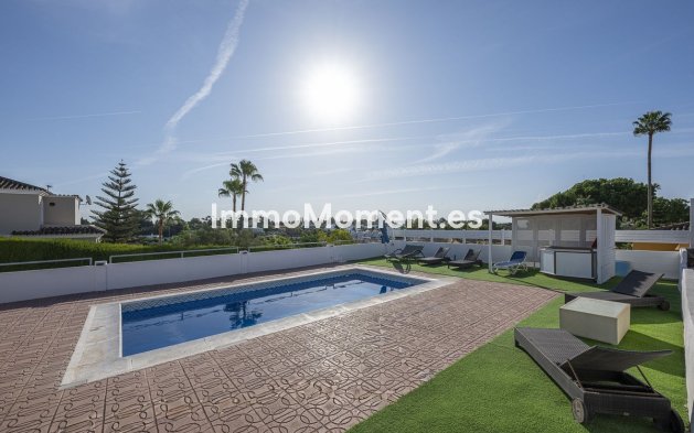 Wiederverkauf - Freistehende Villa - Estepona  - Estepona Centro