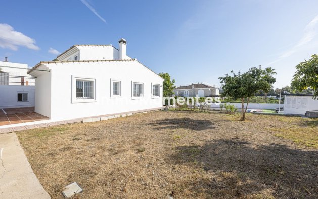 Wiederverkauf - Freistehende Villa - Estepona  - Estepona Centro