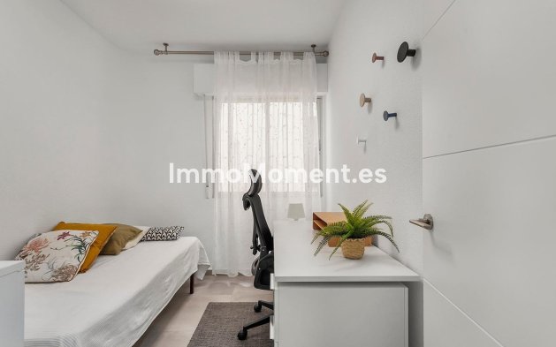 Resale - Apartment - Torrevieja - Playa de los Locos