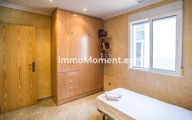 Reventa - Villa independiente - Orihuela - La Matanza