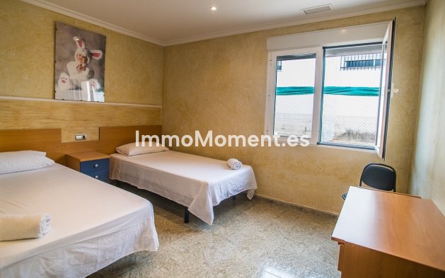 Reventa - Villa independiente - Orihuela - La Matanza