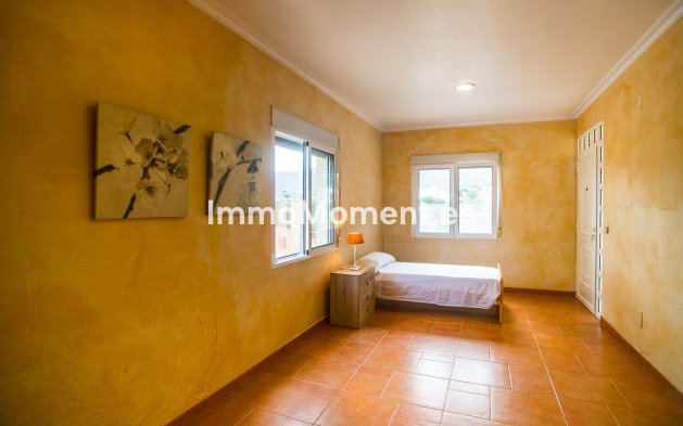 Reventa - Villa independiente - Orihuela - La Matanza