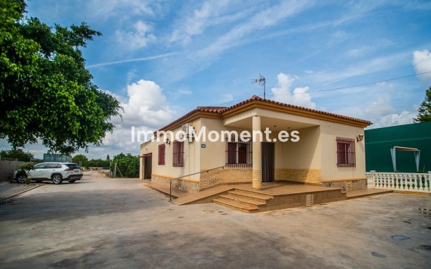 Reventa - Villa independiente - Orihuela - La Matanza