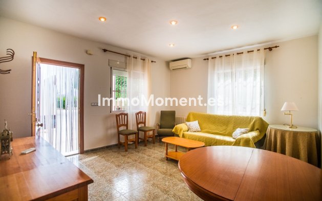Reventa - Villa independiente - Orihuela - La Matanza