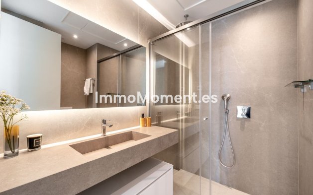 Reventa - Villa independiente - Marbella - Elviria