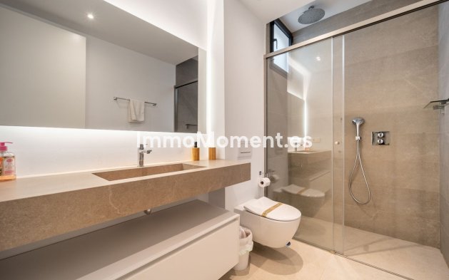 Reventa - Villa independiente - Marbella - Elviria