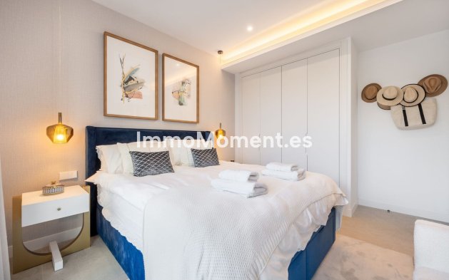 Reventa - Villa independiente - Marbella - Elviria