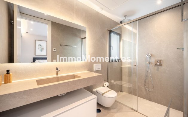 Reventa - Villa independiente - Marbella - Elviria