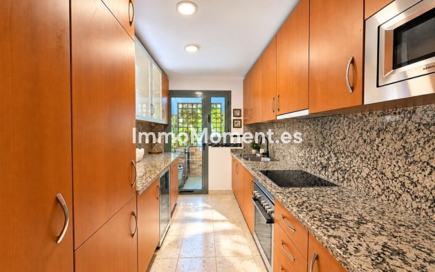 Resale - Apartment - Estepona - Estepona Centro