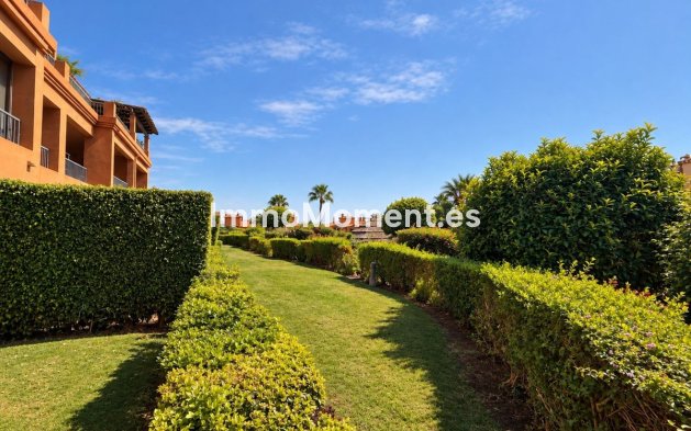 Resale - Apartment - Estepona - Estepona Centro